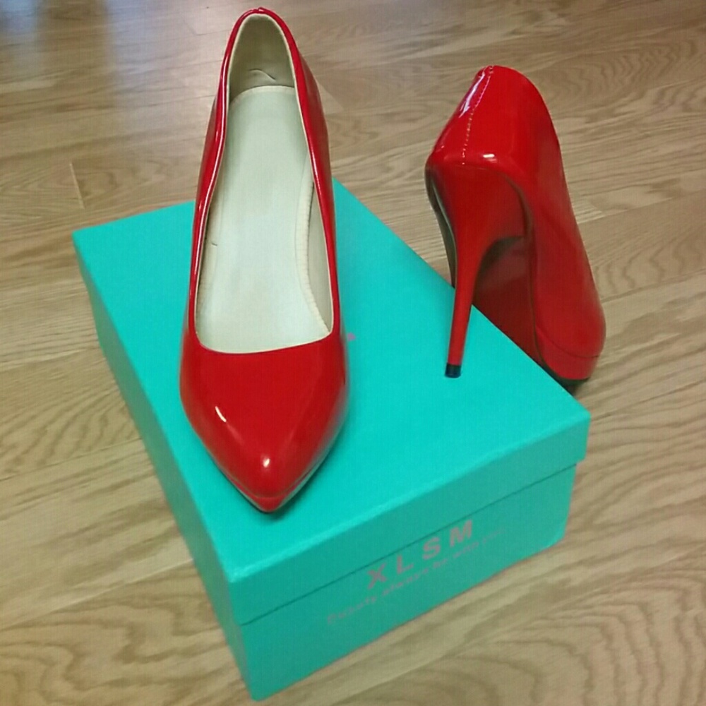 XLSM red bottom red heels